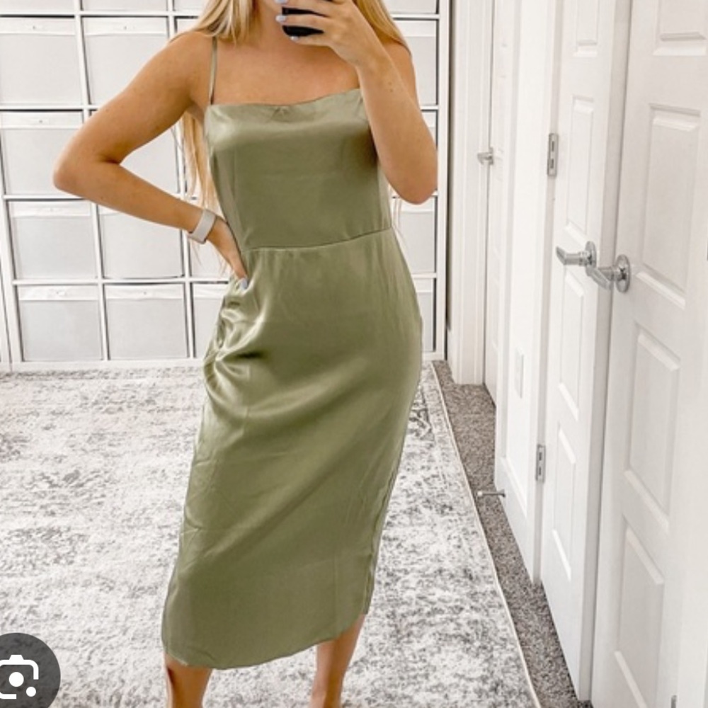 NWT reformation Oaklie silk dress artichoke size 4 green midi